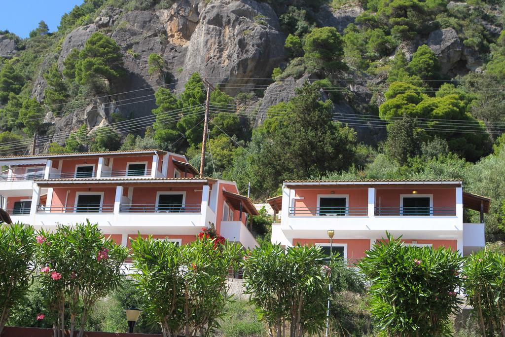 Glyfada Gorgona Apartments Екстер'єр фото