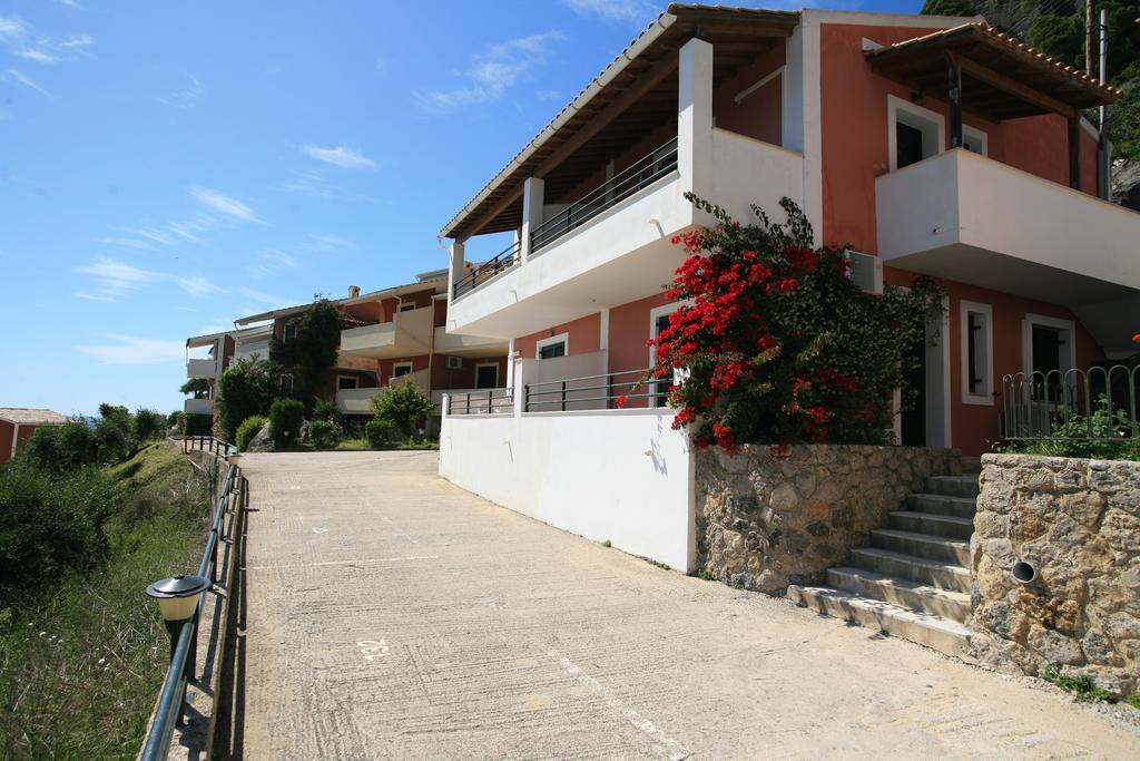 Glyfada Gorgona Apartments Екстер'єр фото