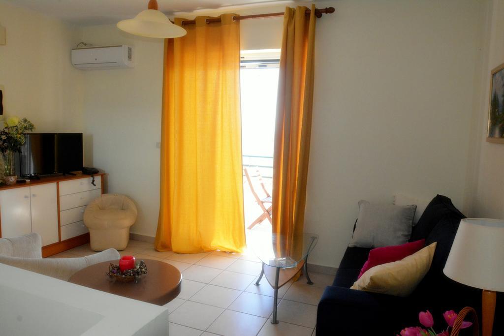 Glyfada Gorgona Apartments Екстер'єр фото