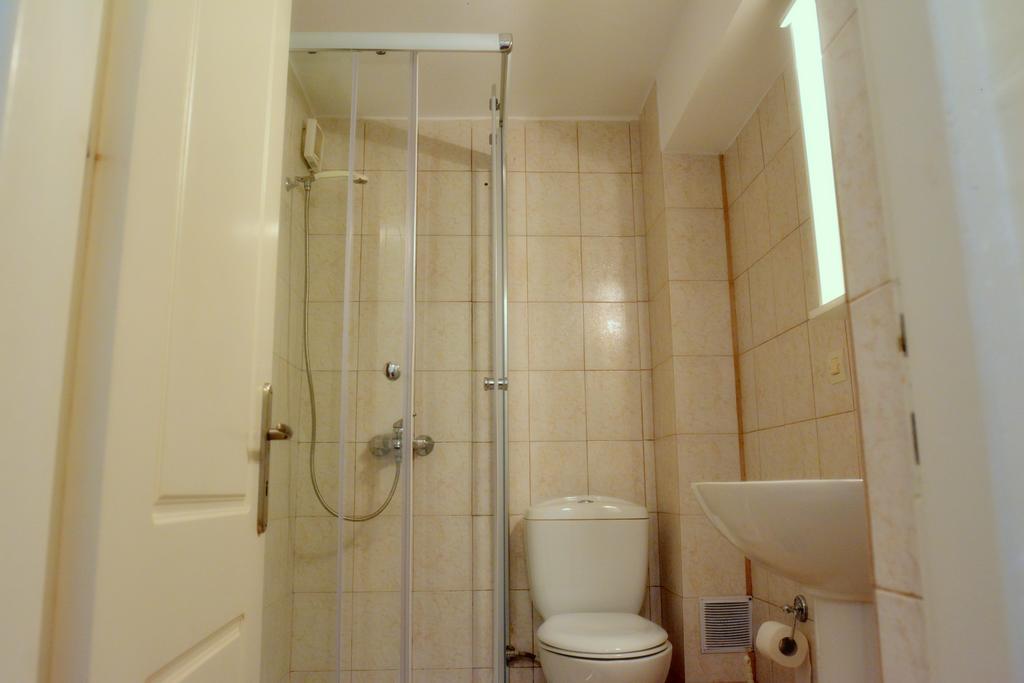 Glyfada Gorgona Apartments Екстер'єр фото